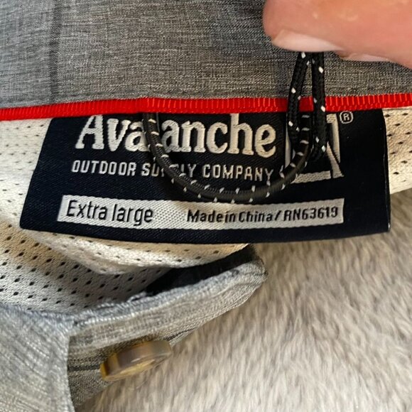 NWT Avalanche Mens Shirt Size XL Long Sleeve Plaid Button Up Gray Woven Casual - Picture 5 of 12